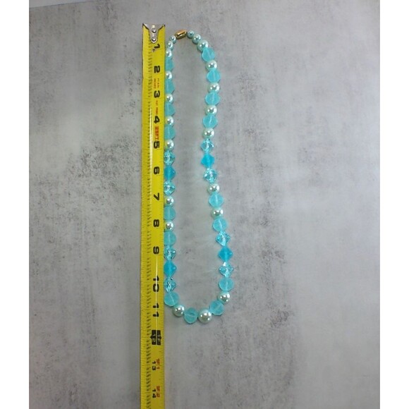 VTG Necklace Faux Pearl Faceted Acrylic Beads Aqua Blue Avon Barrel Clasp READ - Picture 5 of 6